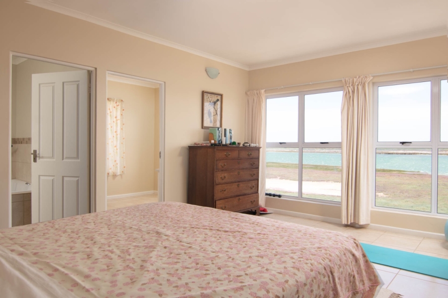 4 Bedroom Property for Sale in Velddrif Western Cape